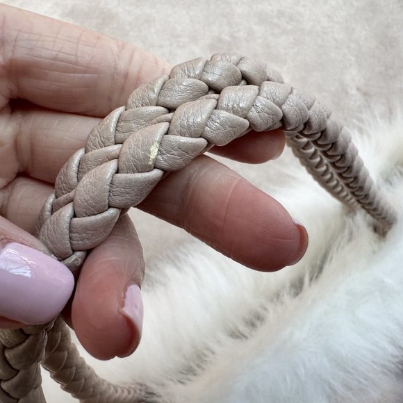 Cute Bow Fabric Bag with Lace and Faux Fur Detail - Picture 4 of 6